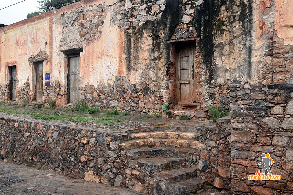 Casas en Ruinas Pueblo Fantasma Cerro de San Pedro San Luis Potosi De Mochilazo