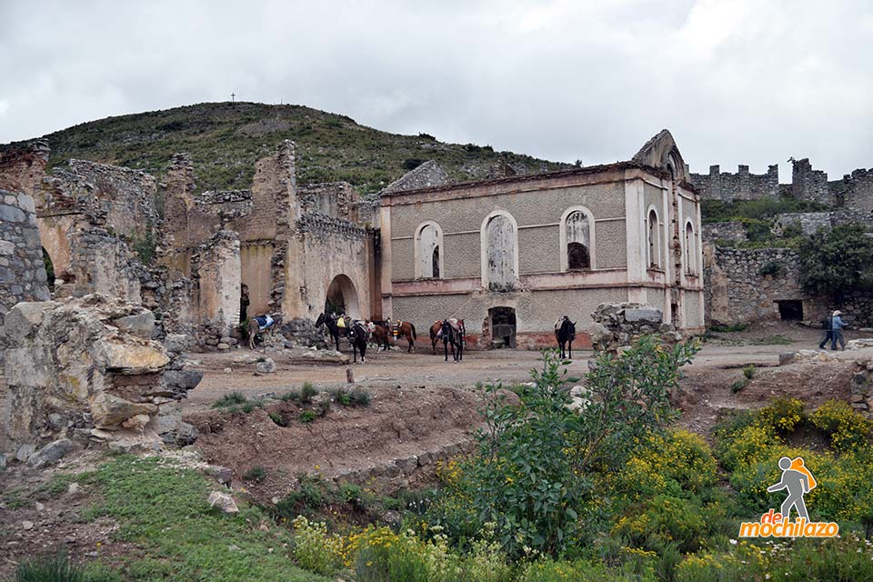 Calle Principal y Templo Cerro de San Pedro Pueblo San Luis Potosi Fantasma De Mochilazo
